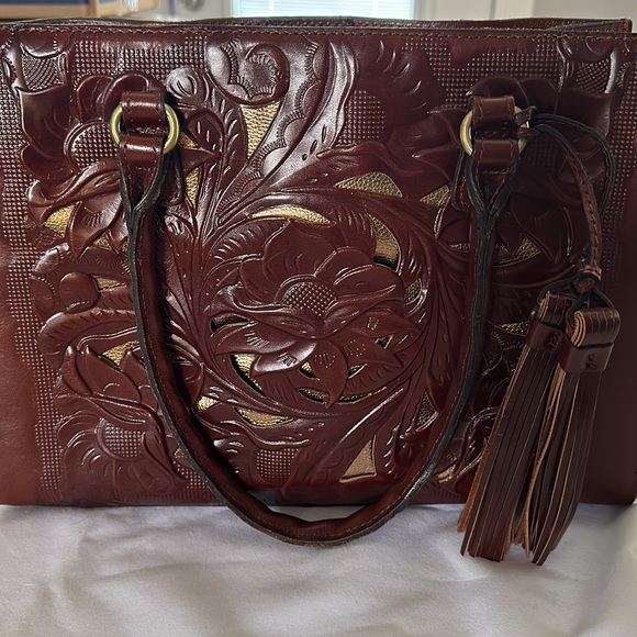 NWT Truly stunning Patricia Nash cutout Adeline Purse, dust bag & strap ALL NEW - Picture 9 of 12
